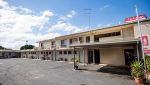 Front of property - A & A Lodge Motel Emerald (Emerald)