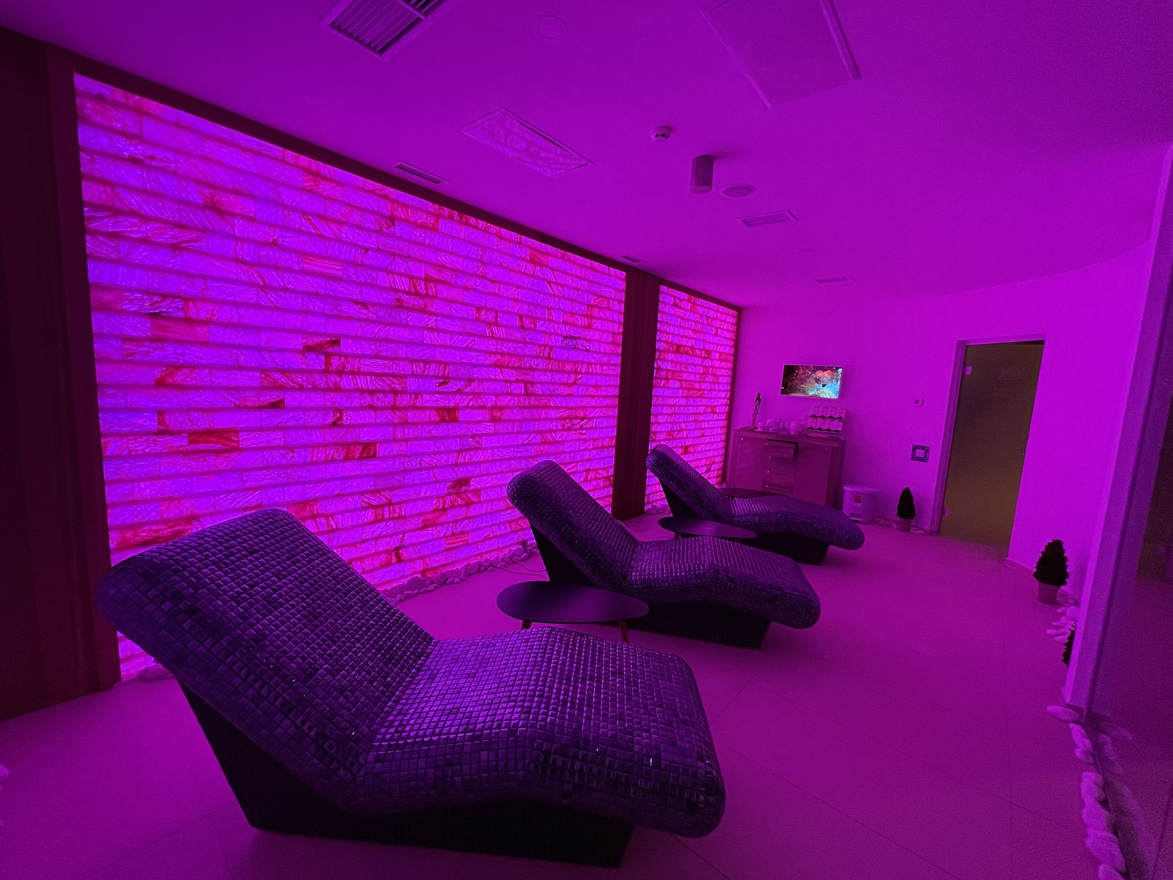 swedish massages, sports massages, 1 treatment room, massages