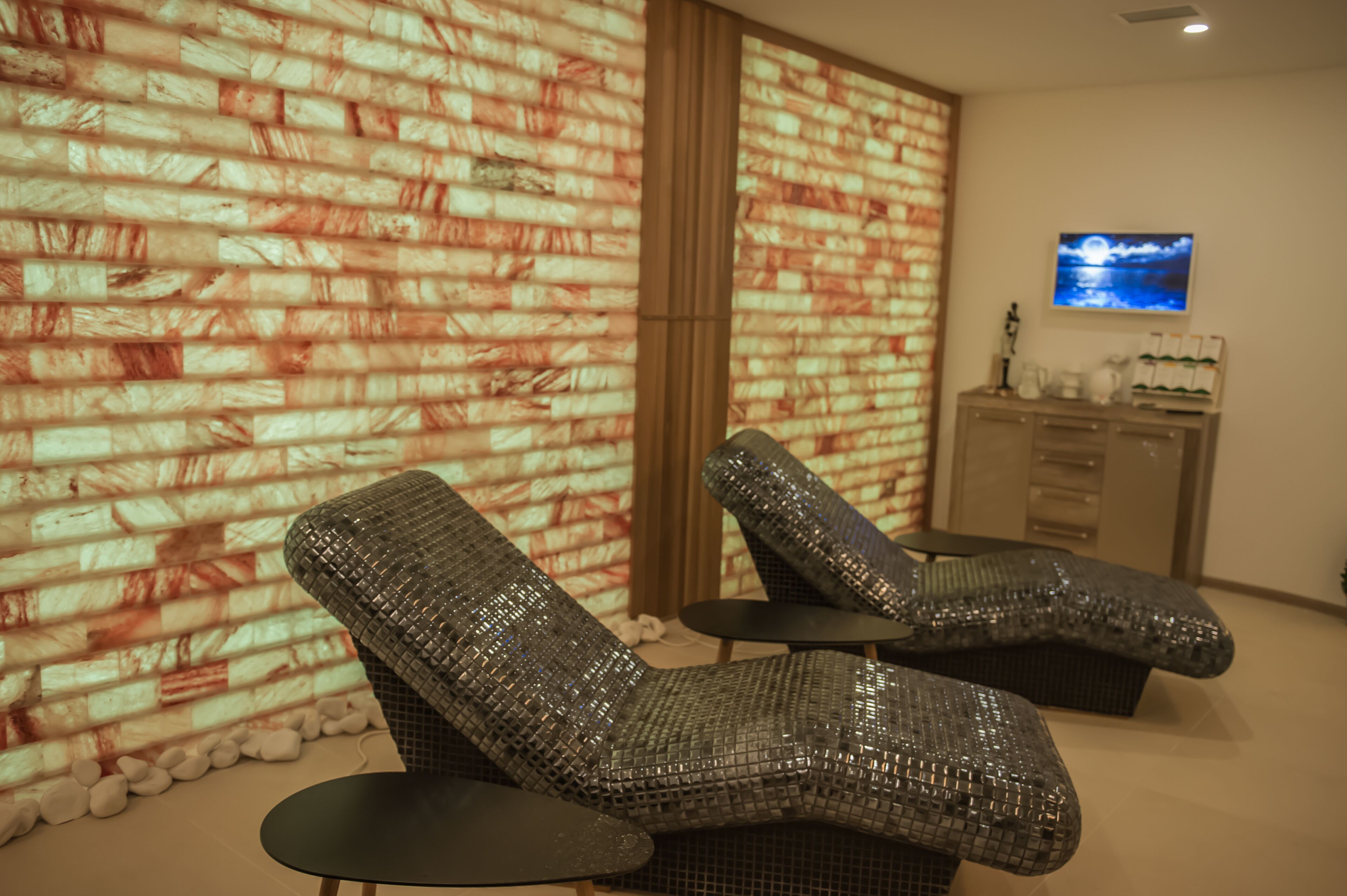 swedish massages, sports massages, 1 treatment room, massages