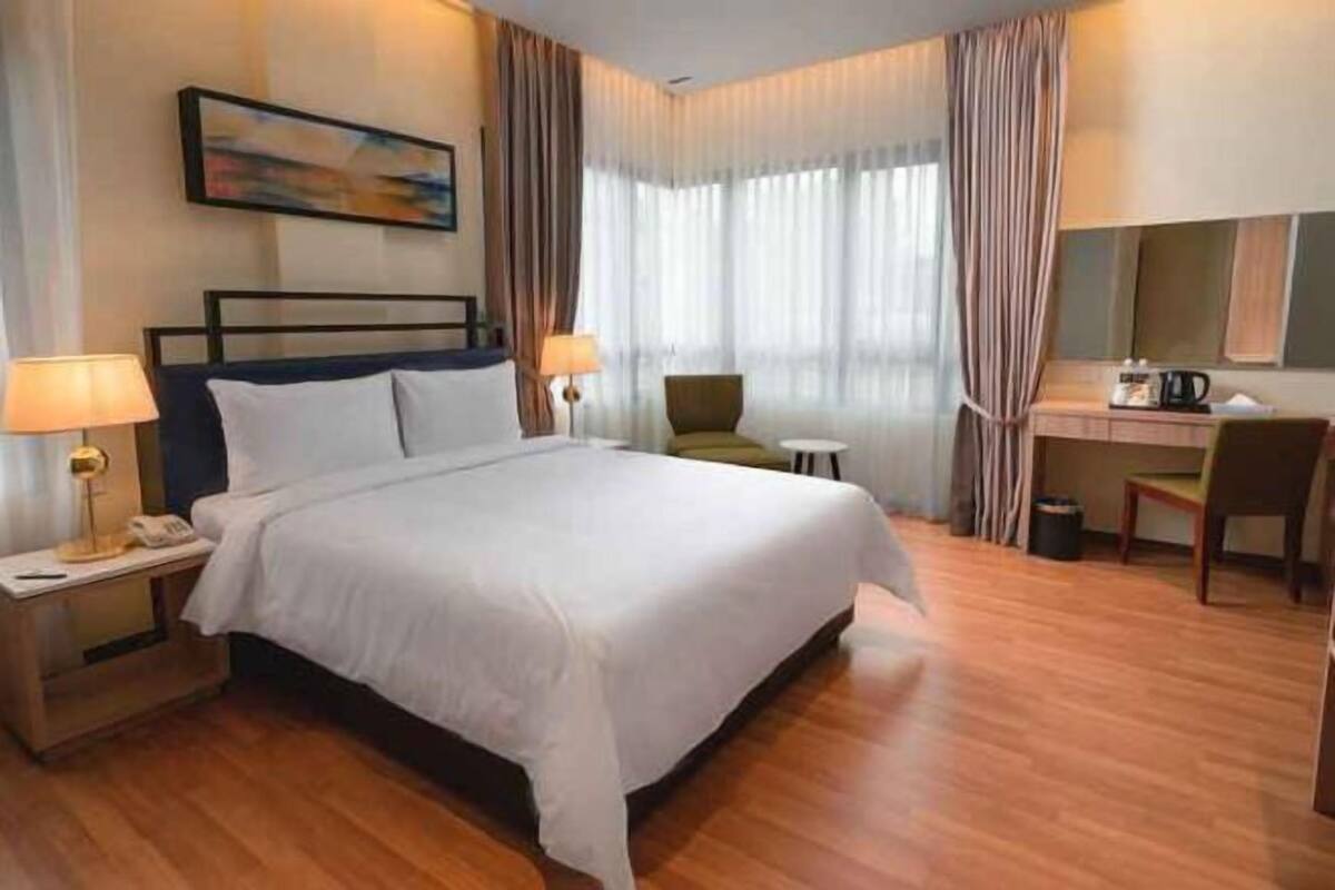 In-room safe, blackout curtains, soundproofing, iron/ironing board