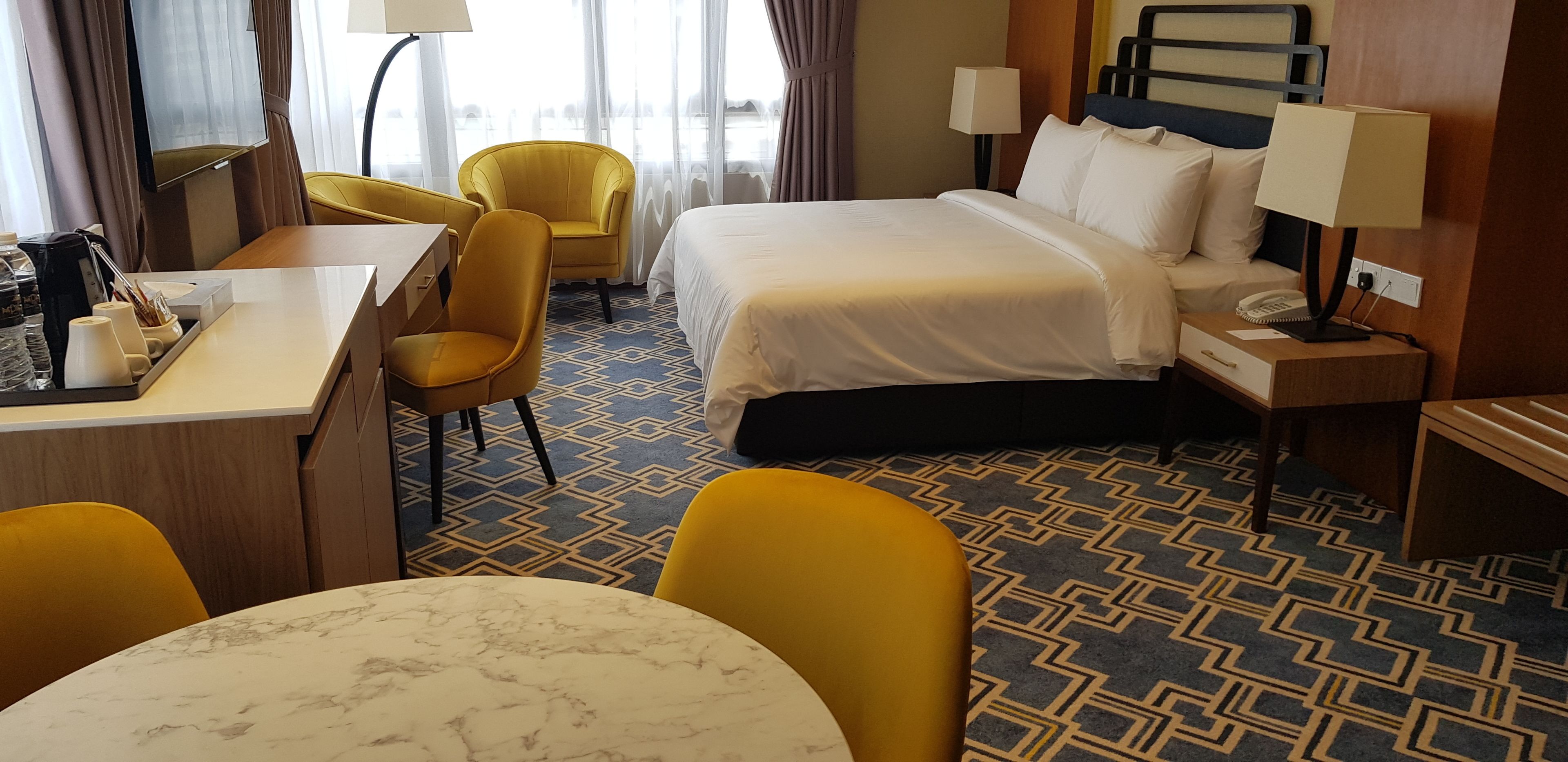 suite, 1 king bed, city view | in-room safe, blackout curtains, soundproofing, iron/ironing board