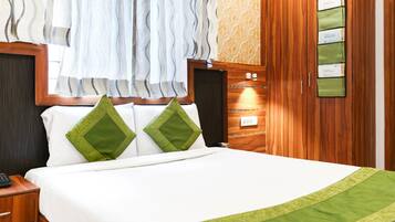 Deluxe Room | Individually furnished, desk, iron/ironing board, rollaway beds