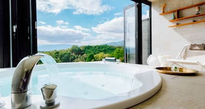 COMOREBI -yufuin onsen gramping-