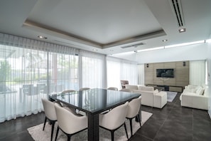 3 Bedrooms with Private Pool Villa | In-room dining