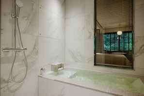 Chambre « Premier » avec lits jumeaux, non-fumeur (Atago Wing, with Hot Spring) | Salle de bain