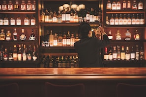 Bar (on property) - Mampei Hotel (Karuizawa)