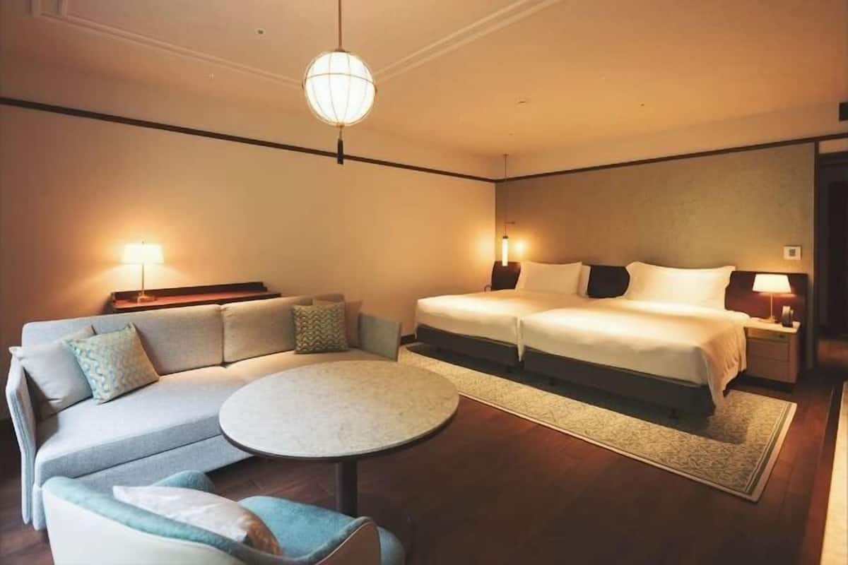 1 bedroom, down duvets, minibar, iron/ironing board
