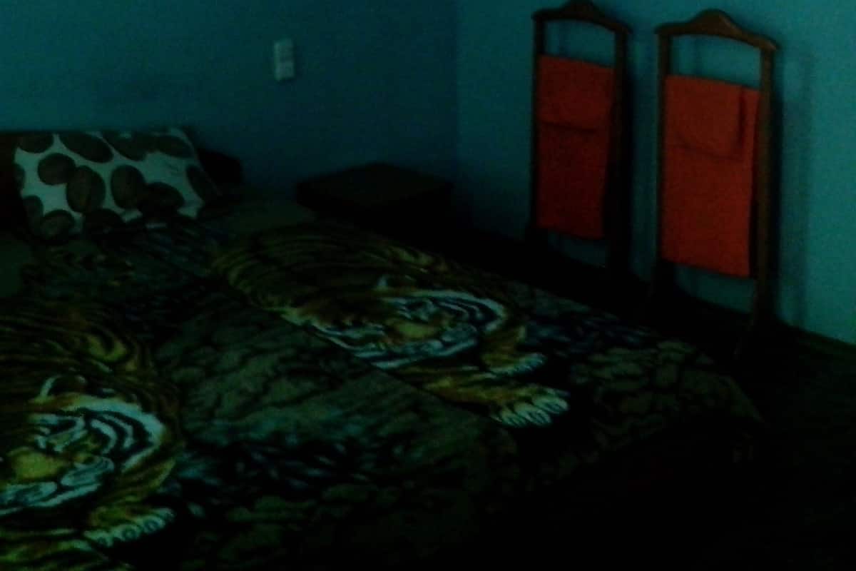 Basic-Doppel- oder -Zweibettzimmer, 1 grosses Einzelbett