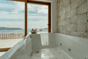 Luxury-Studiosuite, Meerblick | Whirlwanne