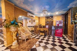 ฝ่ายต้อนรับ