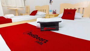 ツインルーム | デスク、WiFi (無料)、ベッドシーツ