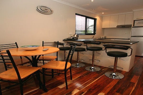 Apartment, 3 Bedrooms | In-room dining