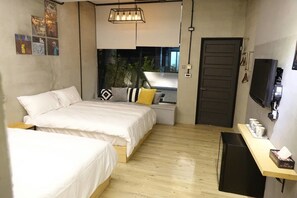 遮光窗帘、隔音、折叠床/加床（额外收费）、免费 WiFi