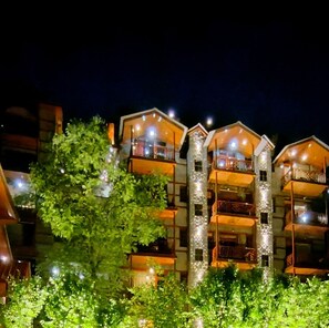 Terrace/patio - Regenta Inn By Riverside Manali (Kullu)