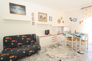 Classic Apartment, 1 Bedroom | Living area | TV - Serena 20 (Comacchio)