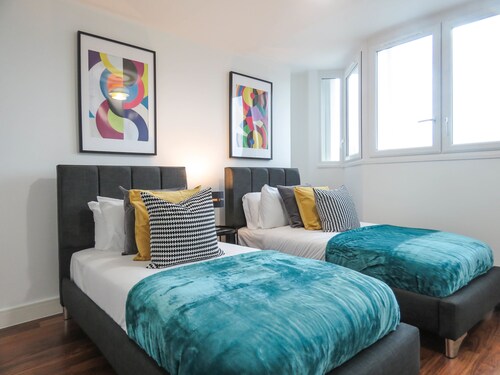 Tudors eSuites Birmingham City Centre Apartments near Gas Street Basin