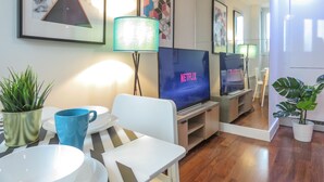 Căn hộ Business | Khu vực ăn uống tại phòng