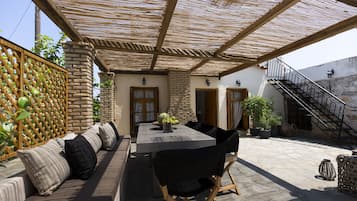 Traditional-Villa | Terrasse/Patio