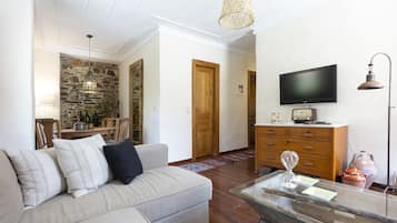 Traditional Villa | Living area | 43-inch flat-screen TV with digital channels, TV, fireplace
