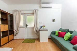 公寓, 1 張標準雙人床及 1 張梳化床 | 免費 Wi-Fi、床單