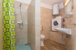 Apartment, 1 Double Bed with Sofa bed | Bathroom | Shower