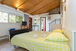 Apartamento, 1 cama de casal e sofá-cama | Wi-Fi de cortesia, roupa de cama