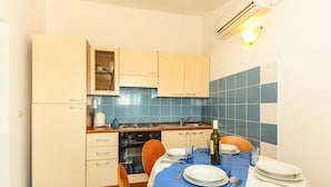 Unclassified image, 2 of 27, button - Apartments Friganovic (Vodice)