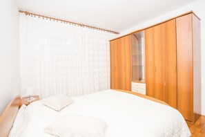 Apartment, 2 Double Beds - Apartments and Rooms Mlacović (Rab)