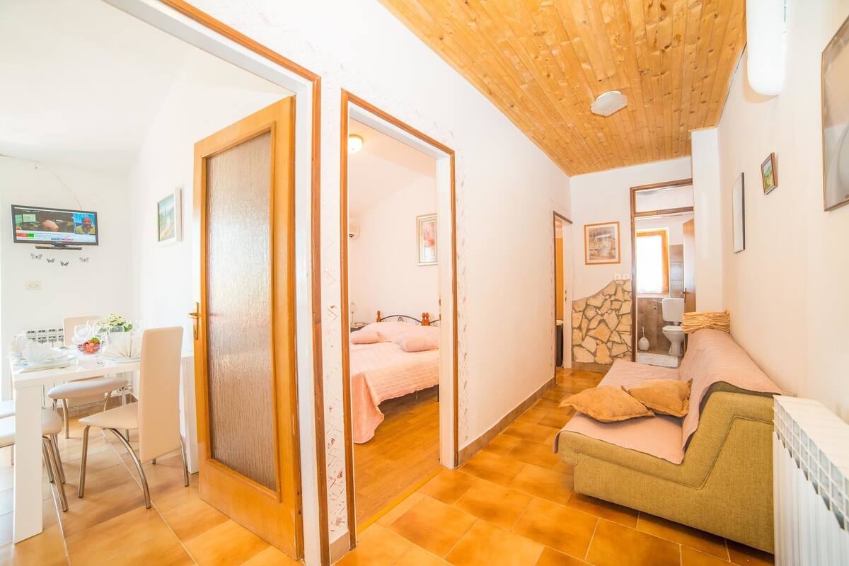 Apartment, Multiple Beds | Private kitchen