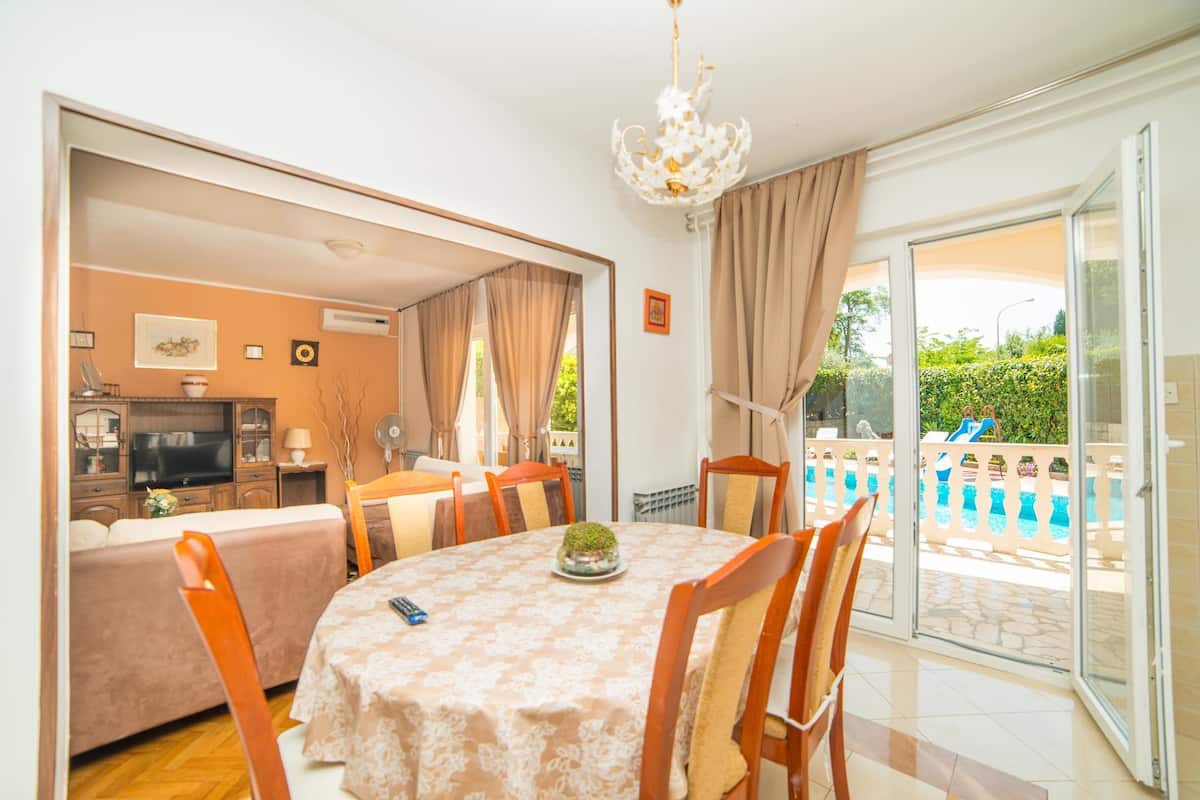Apartment, Multiple Beds | Private kitchen