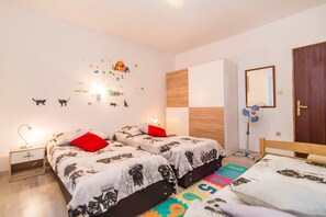 Appartement, plusieurs lits | Cuisine privée