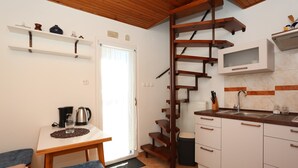 公寓, 1 张双人床 | 私人厨房 | 茶具/咖啡用具、冰箱、炉灶、厨具/餐具