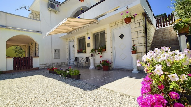 Exterior - Apartments Mira Vir (Vir)