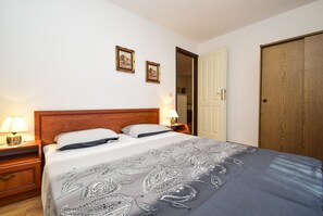 Apartment, Mehrere Betten | Kostenloses WLAN, Bettwäsche