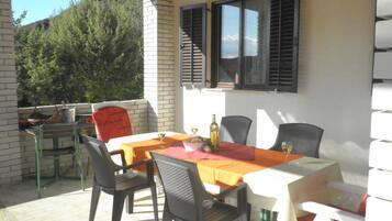 Apartment, Mehrere Betten | Balkon