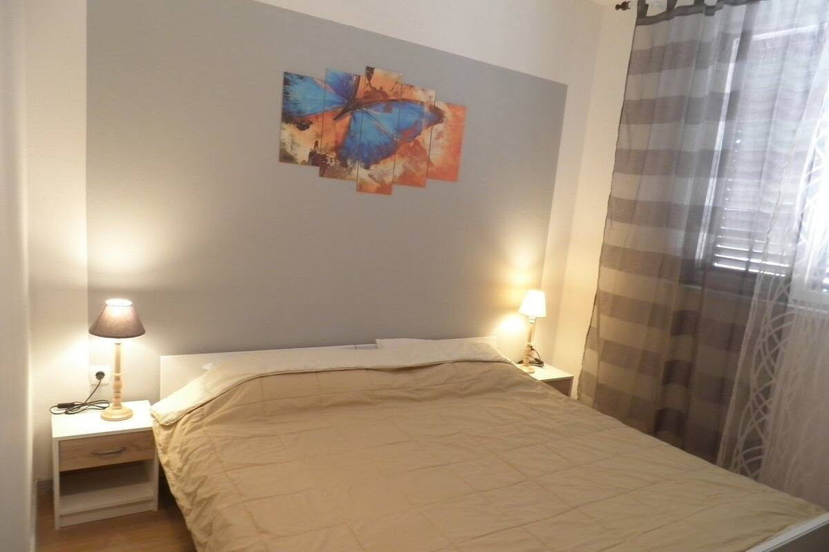 Apartment, Multiple Beds