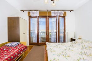 Chambre, 1 lit double | Accès au Wi-Fi (inclus), literie fournie