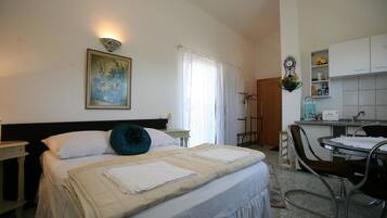 Apartment, 1 Double Bed | Bed sheets