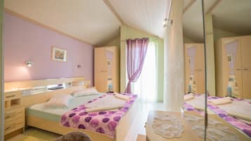 Apartment, Mehrere Betten | Kostenloses WLAN, Bettwäsche