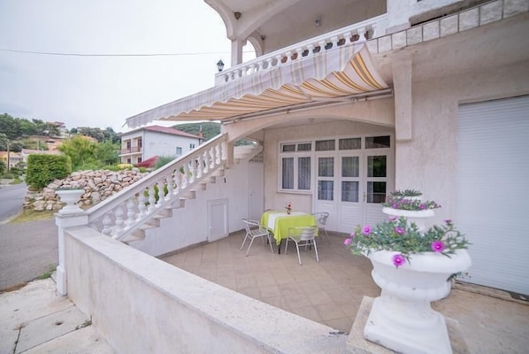 Appartement, 1 lit double et 1 canapé-lit | Balcon