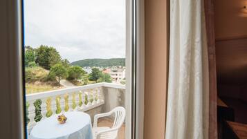 Apartment, Mehrere Betten | Balkon