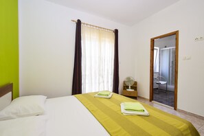 Villa, Multiple Beds