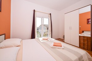 Vila, várias camas | Wi-Fi de cortesia, roupa de cama
