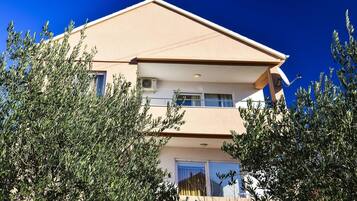 Apartment, Multiple Beds | Exterior