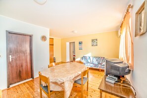 Căn hộ, nhiều giường | Bếp riêng | Tủ lạnh, lò vi sóng, bếp nấu, dụng cụ pha cà phê/trà 