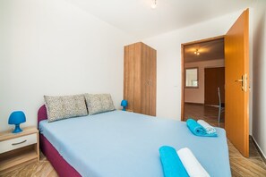 Apartment, Multiple Beds