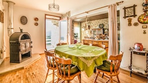 Apartment, Multiple Beds | Private kitchen | Stovetop, cookware/dishes/utensils - App and Rooms Grozaj (Labin)