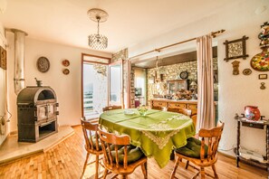 Apartment, Mehrere Betten | Eigene Küche | Herdplatte, Kochgeschirr/Geschirr/Besteck