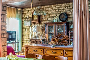 Departamento, varias camas | Cocina privada | Parrilla de estufa y utensilios de cocina