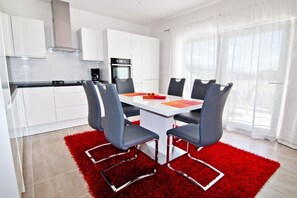 Apartment, 2 Double Beds | Private kitchen